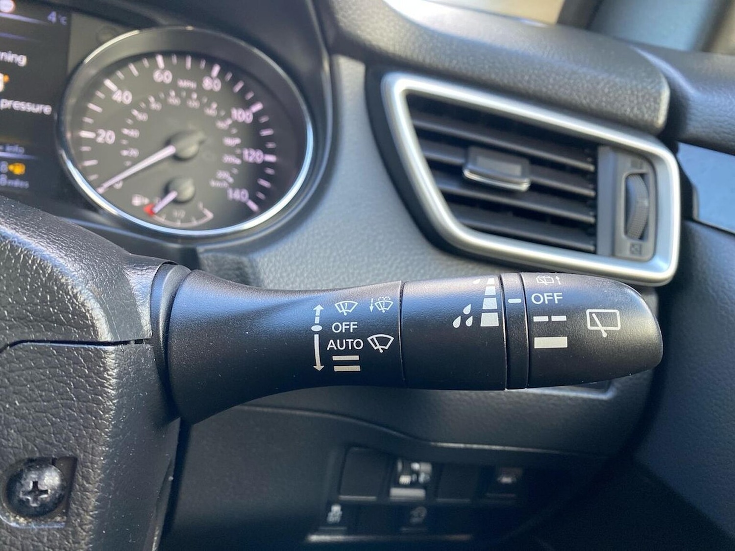 Used Nissan Qashqai 2017 for sale - 76600102: Photo 29