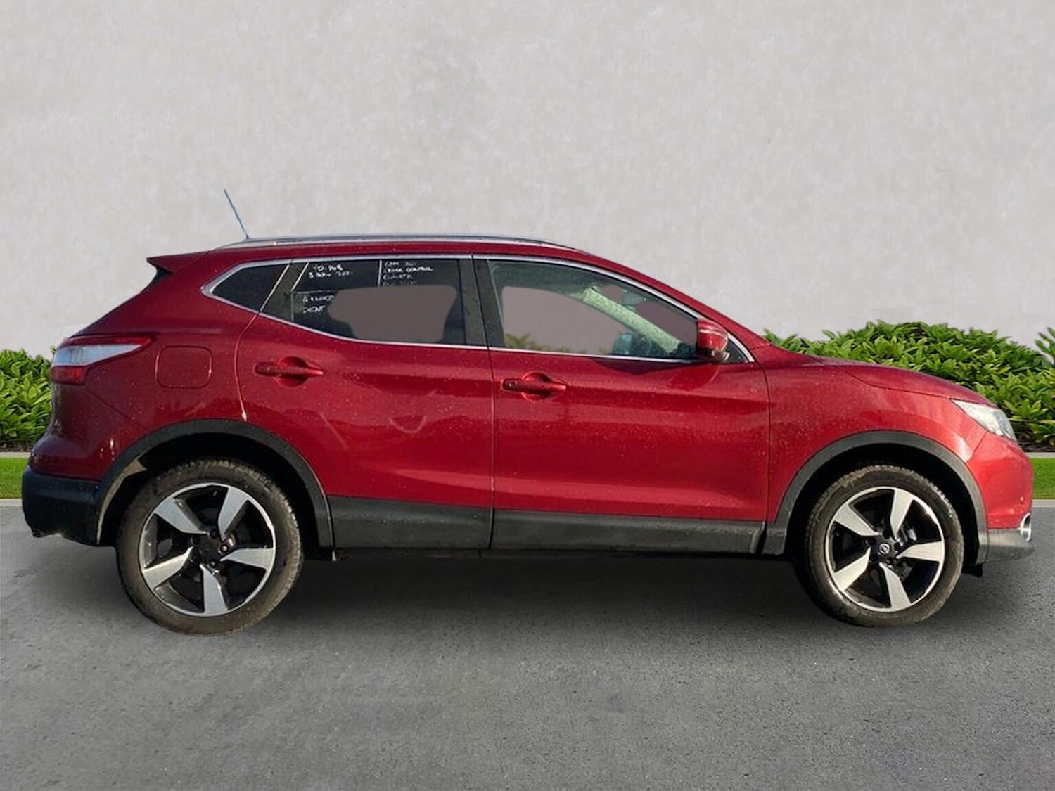 Used Nissan Qashqai 2017 for sale - 76600102: Photo 3