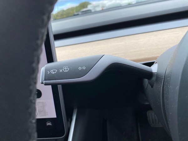 Used Tesla Model 3 2020 for sale - 76193223: Photo 28
