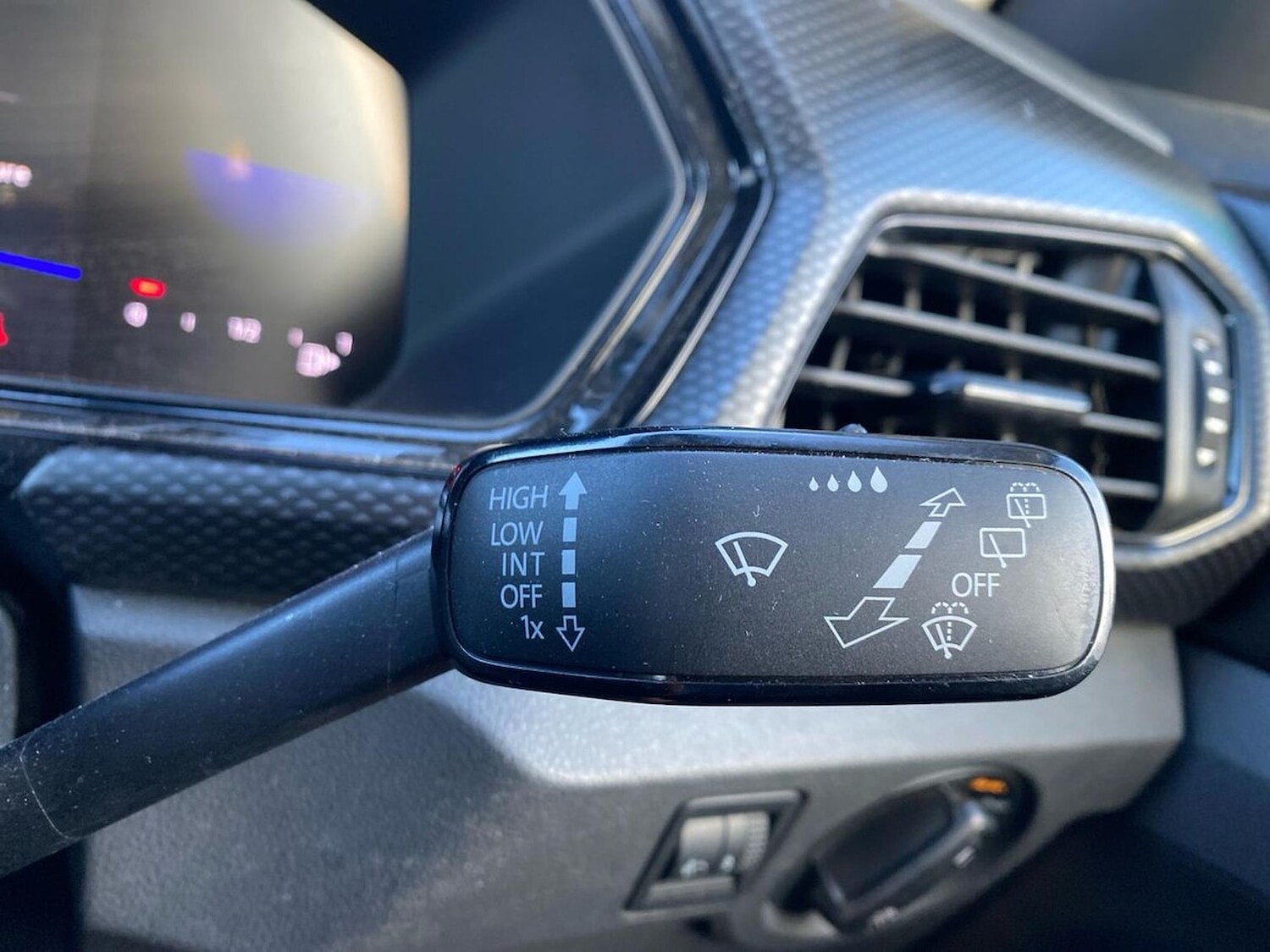 Used Volkswagen T-Cross 2023 for sale - 78192144: Photo 31