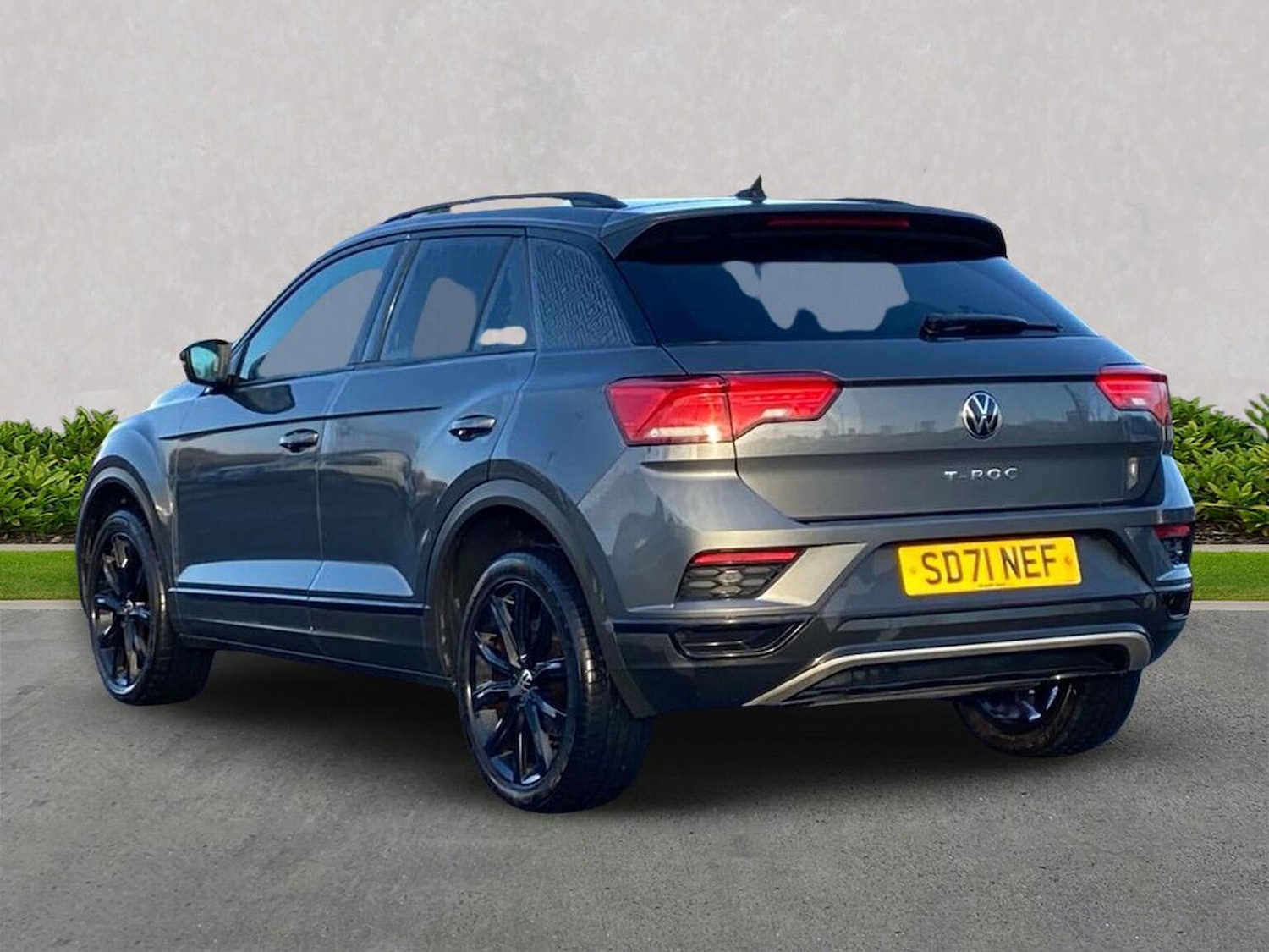 Used Volkswagen T-Roc 2021 for sale - 76735595: Photo 2