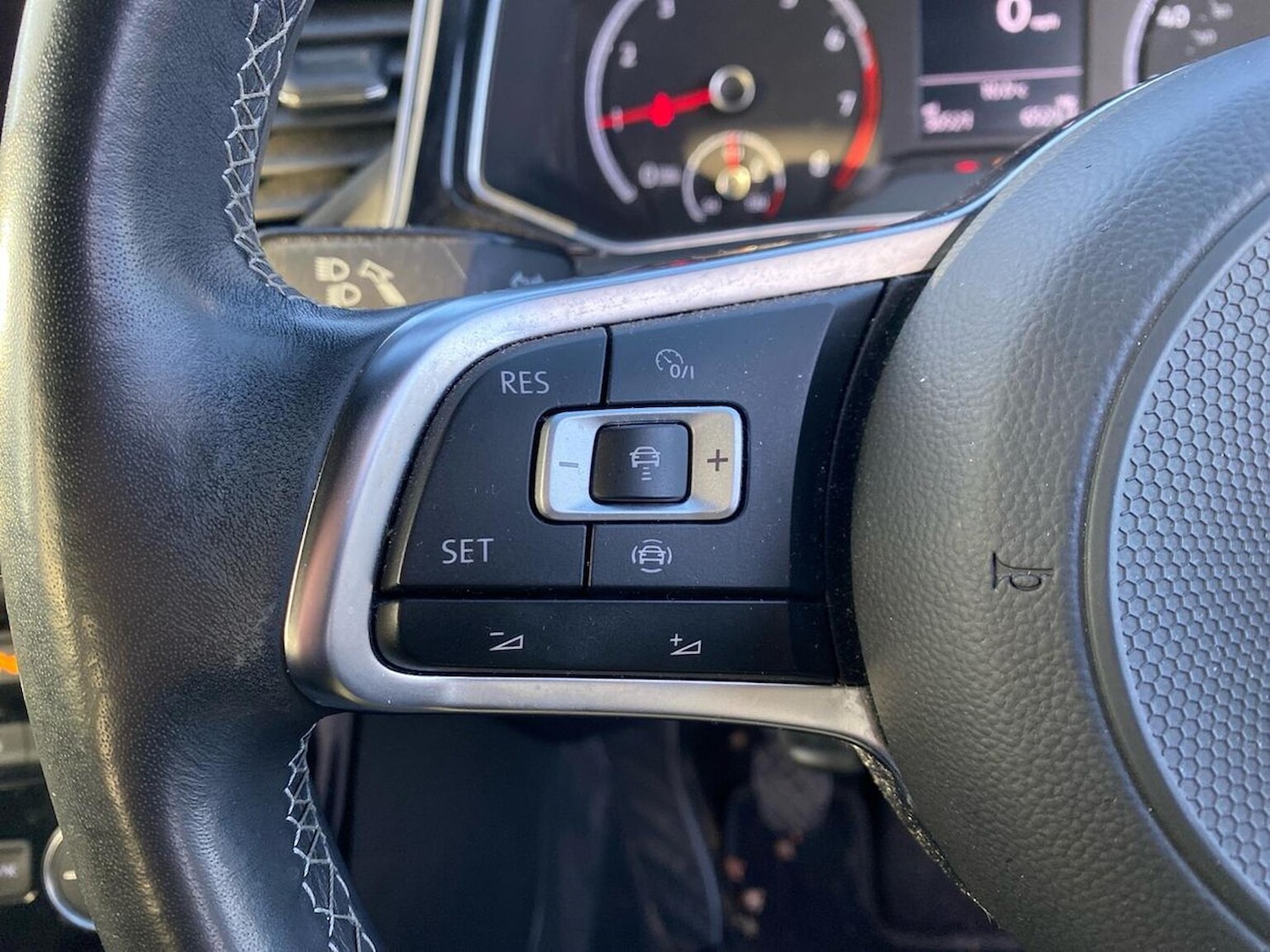 Used Volkswagen T-Roc 2021 for sale - 76735595: Photo 26