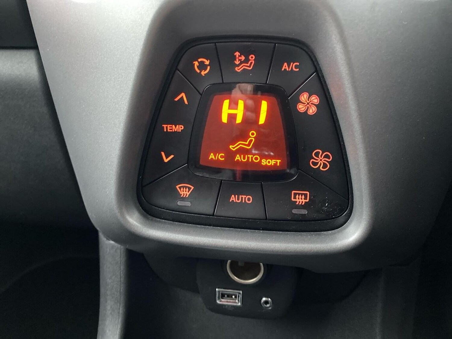 Used Toyota AYGO 2019 for sale - 77020611: Photo 14