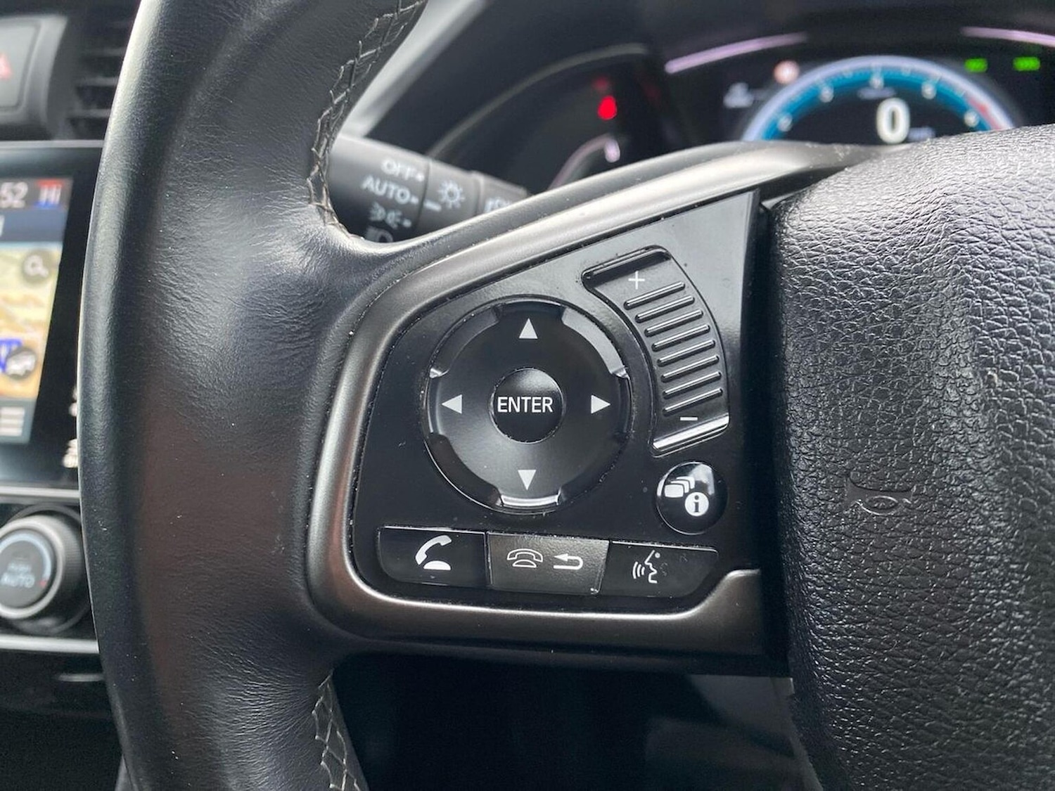 Used Honda Civic 2017 for sale - 76892116: Photo 26