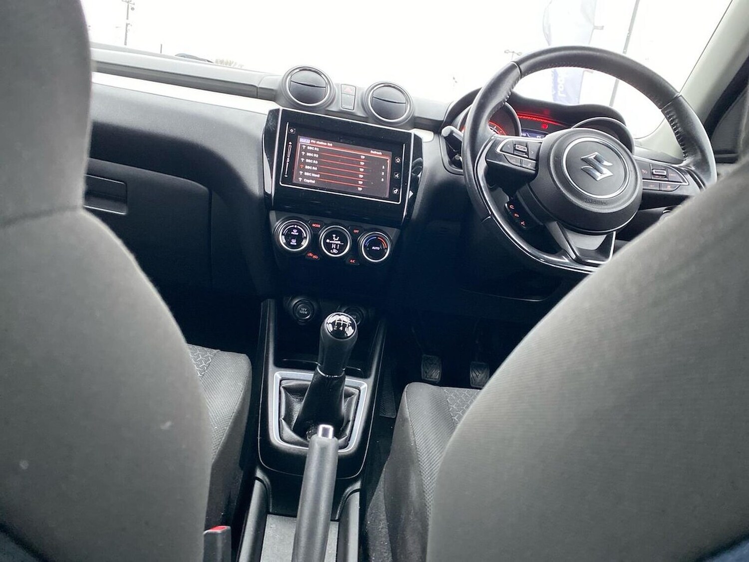 Used Suzuki Swift 2017 for sale - 77759381: Photo 13