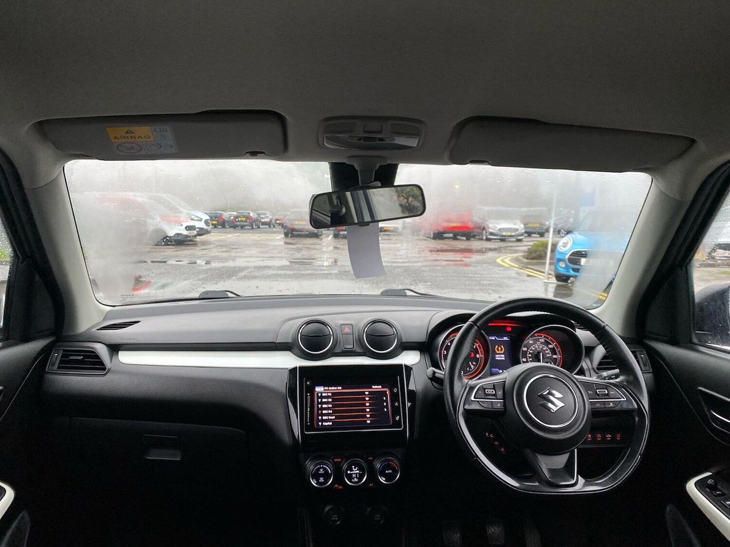 Used Suzuki Swift 2017 for sale - 77759381: Photo 8