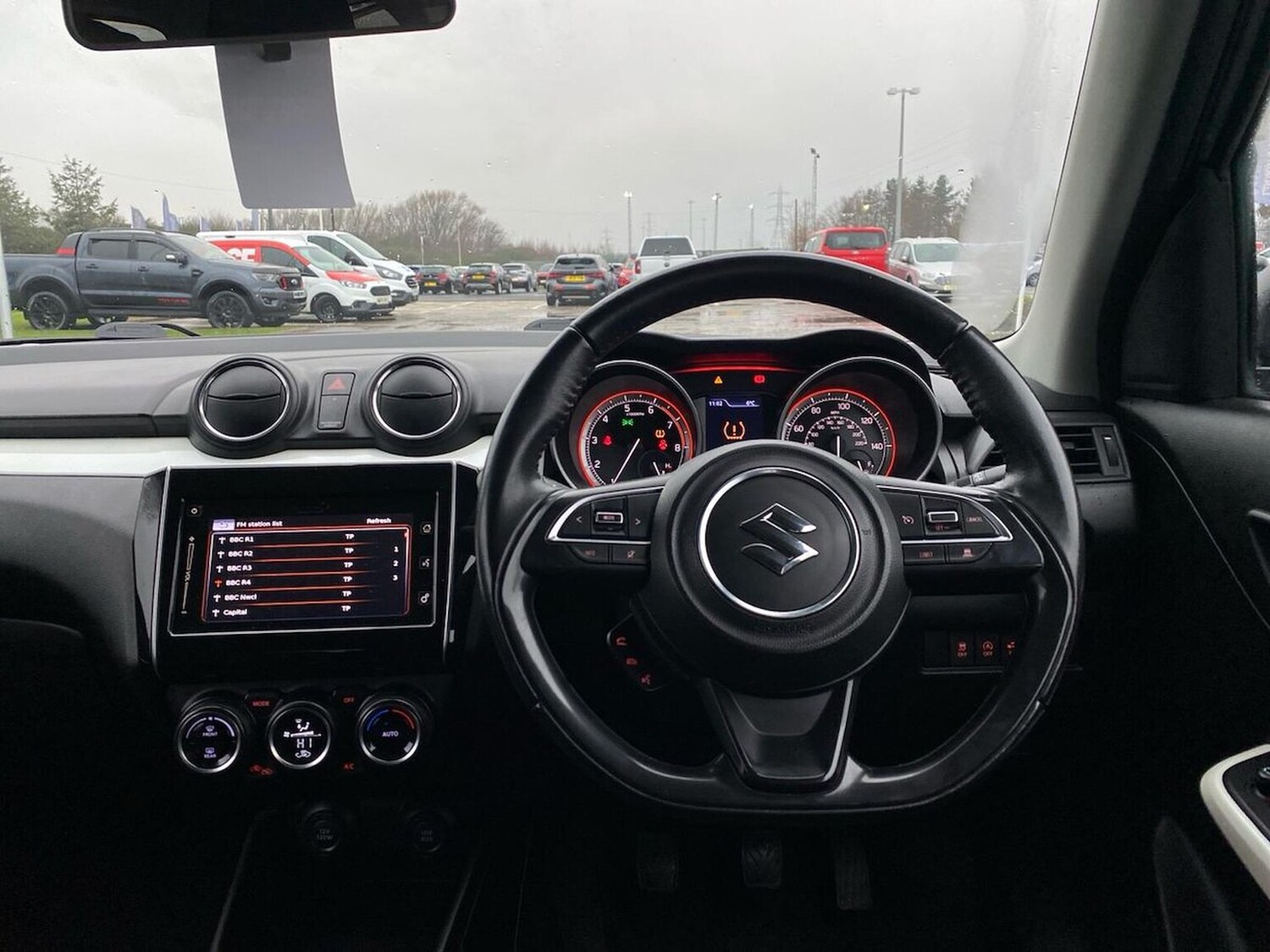 Used Suzuki Swift 2017 for sale - 77759381: Photo 9