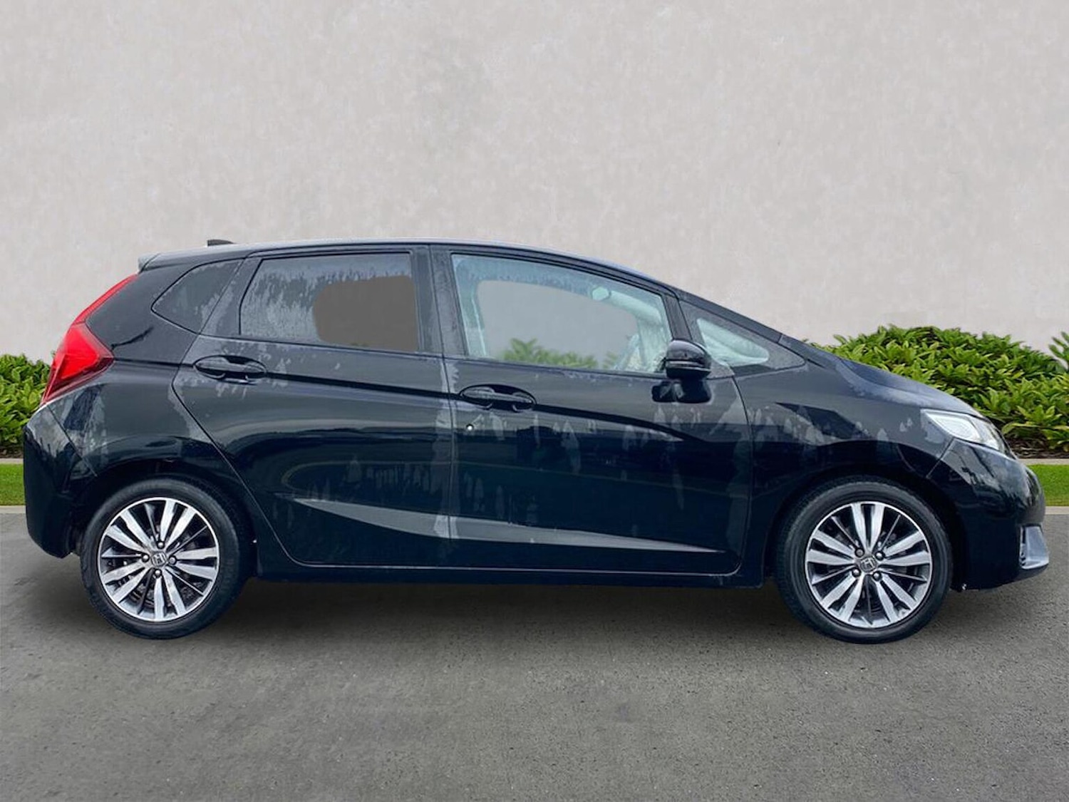 Used Honda Jazz 2017 for sale - 76402440: Photo 3