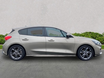 Used Ford Focus 2019 for sale - 76264375: Photo 3