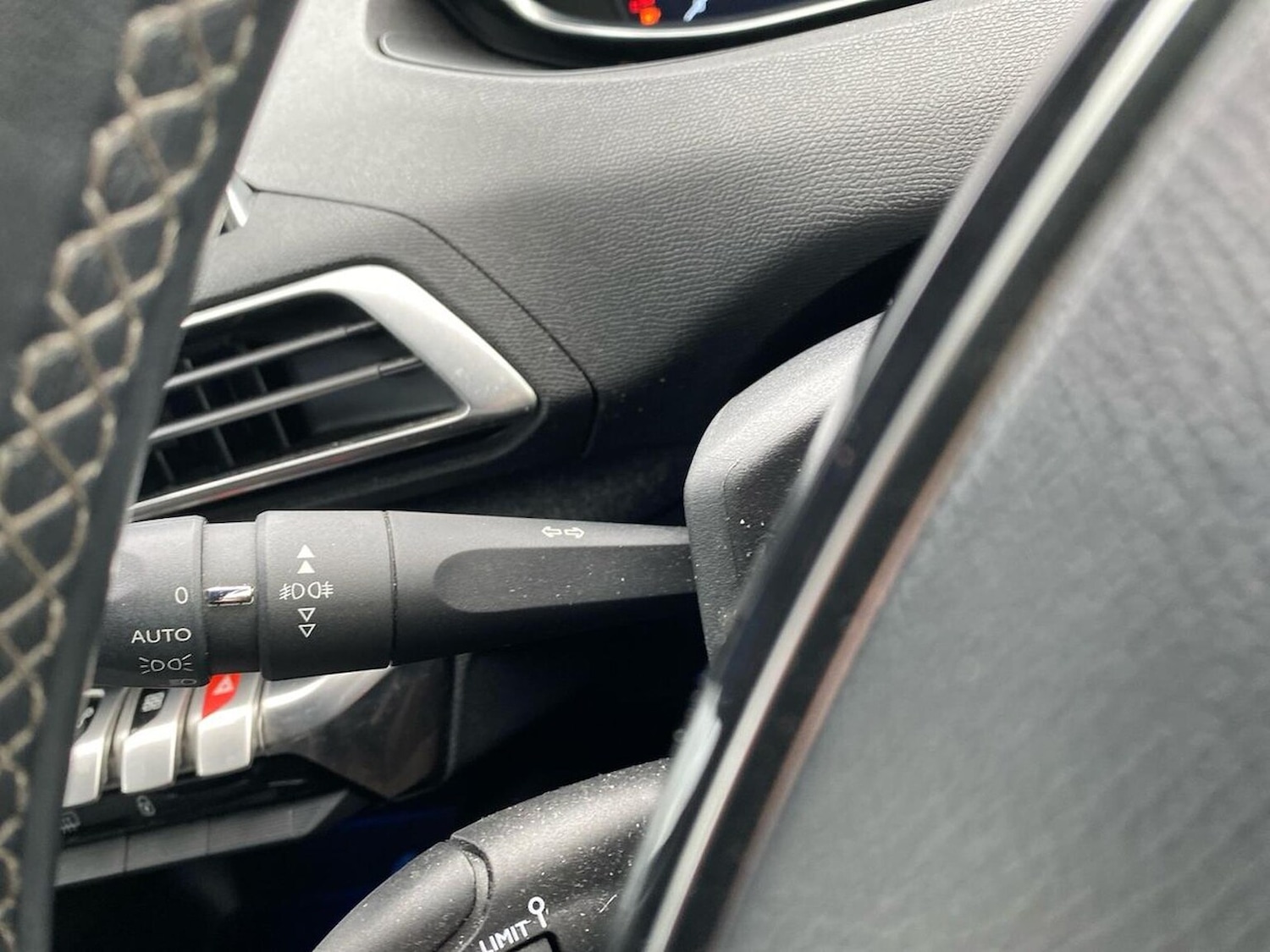 Used Peugeot 3008 2017 for sale - 76578343: Photo 30