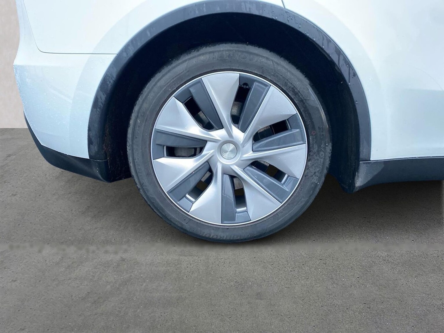 Used Tesla Model Y 2023 for sale - 77845365: Photo 6