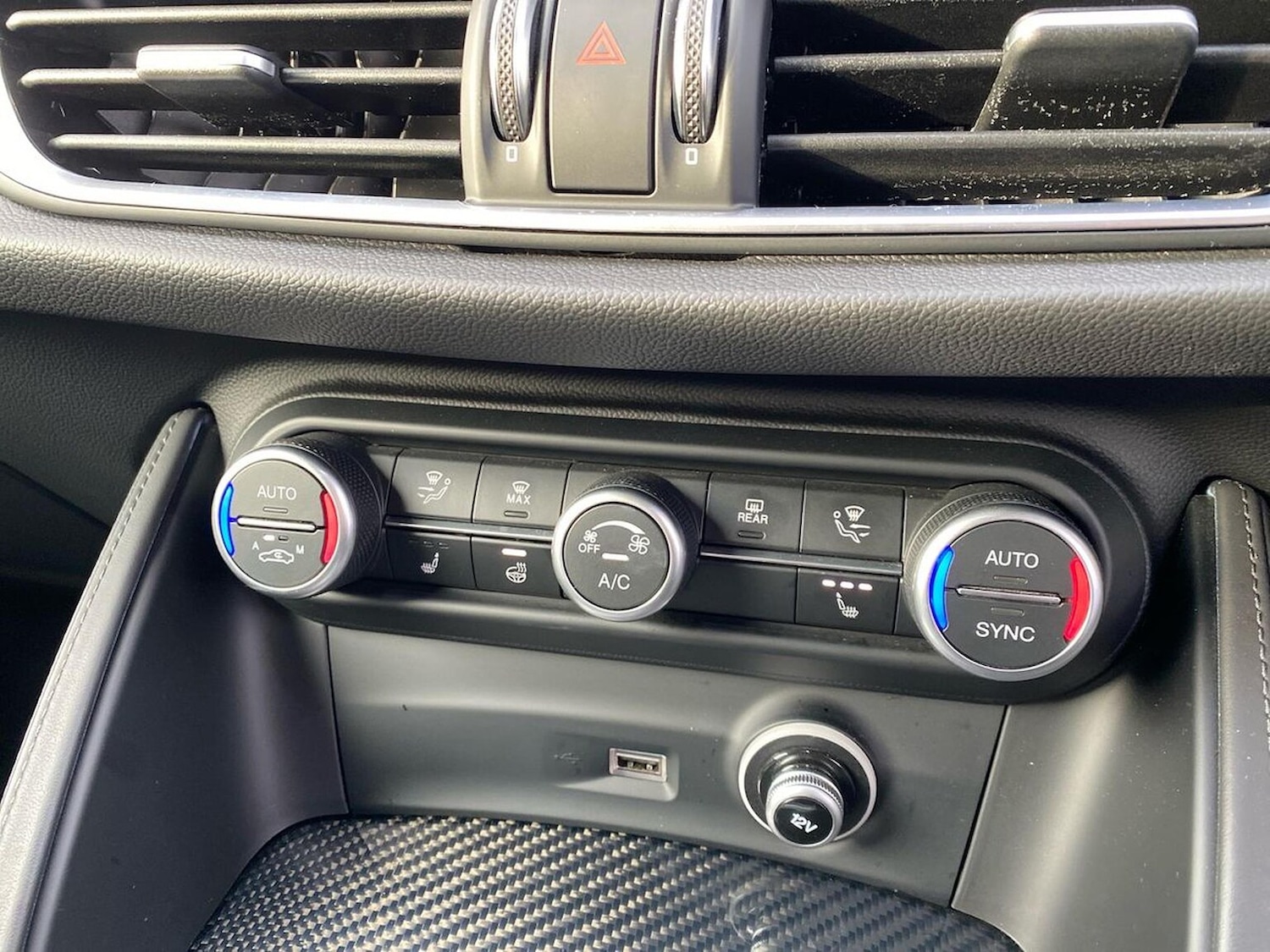 Used Alfa Romeo Stelvio 2019 for sale - 76832030: Photo 12