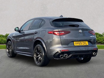 Used Alfa Romeo Stelvio 2019 for sale - 76832030: Photo