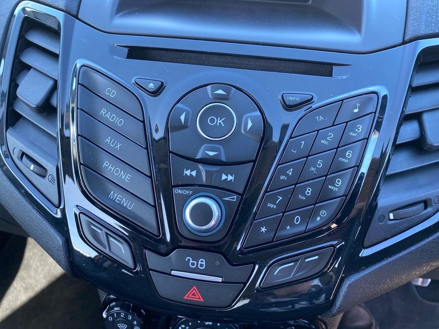 Used Ford Fiesta 2017 for sale - 78192395: Photo 27