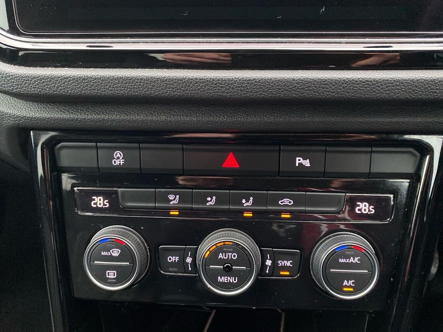 Used Volkswagen T-Roc 2021 for sale - 77489599: Photo 12