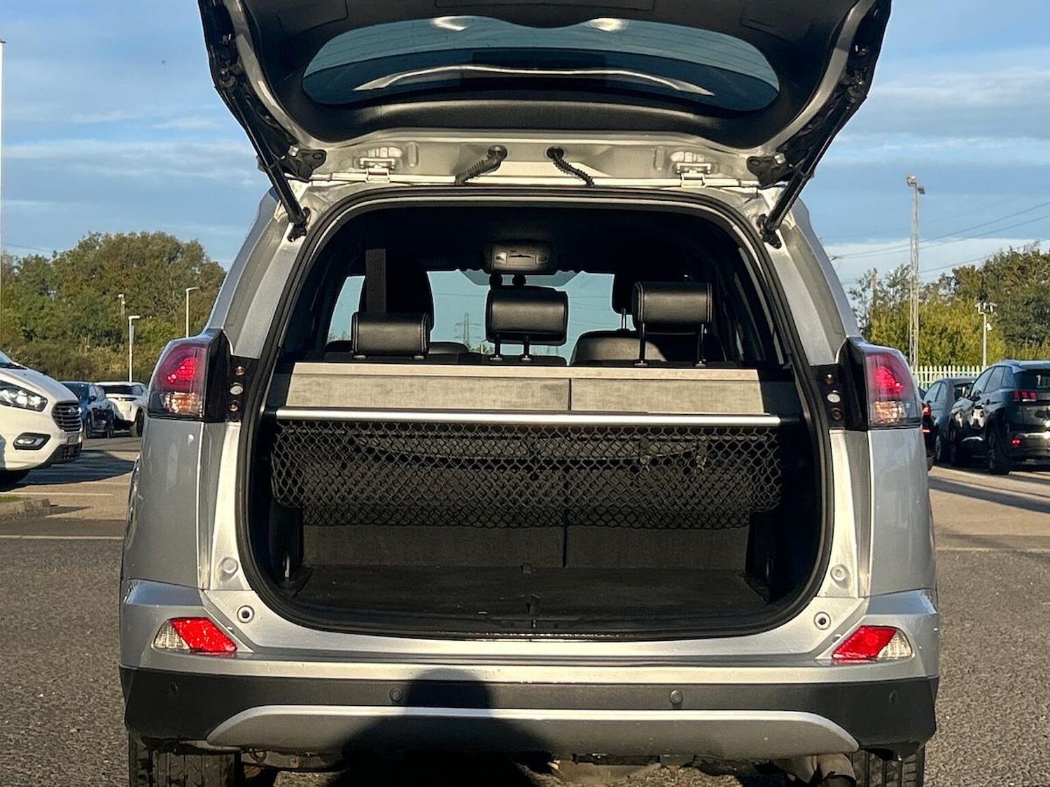 Used Toyota RAV4 2016 for sale - 76363375: Photo 17