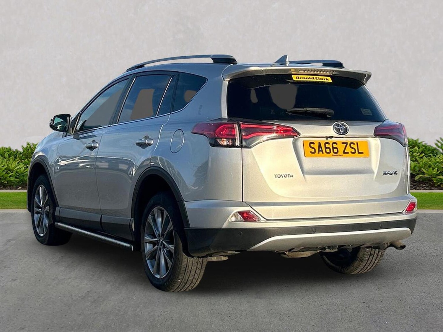 Used Toyota RAV4 2016 for sale - 76363375: Photo 2