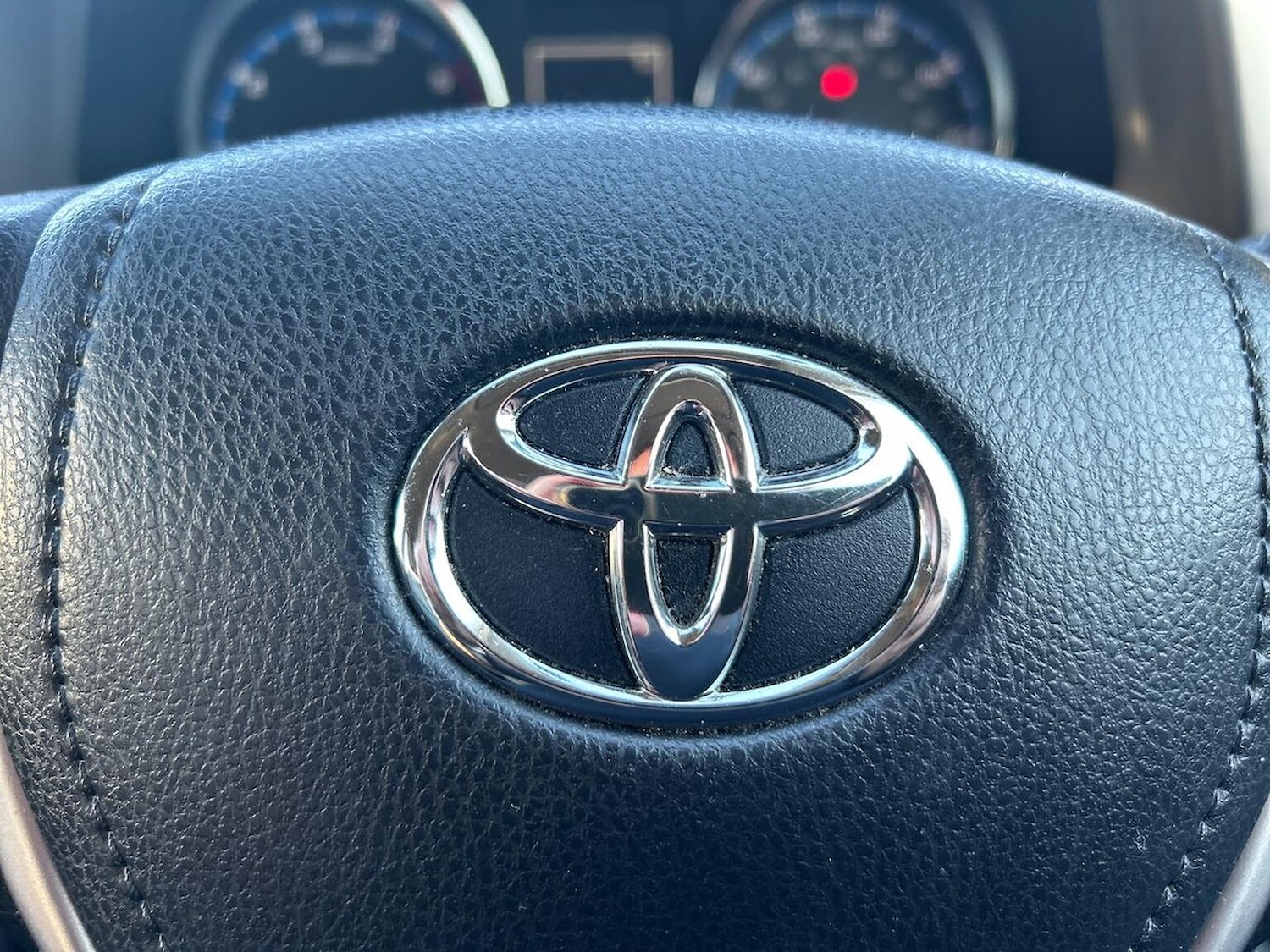 Used Toyota RAV4 2016 for sale - 76363375: Photo 30