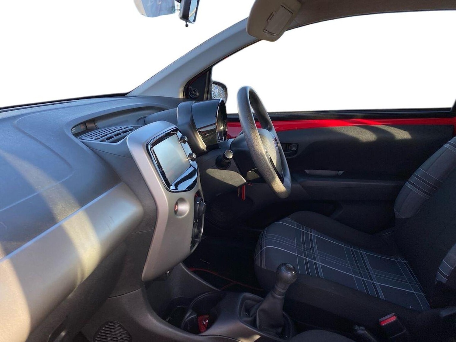 Used Peugeot 108 2017 for sale - 76860086: Photo 7