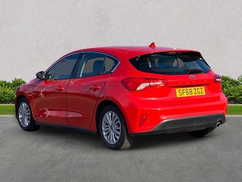 Used Ford Focus 2018 for sale - 76225135: Photo 2