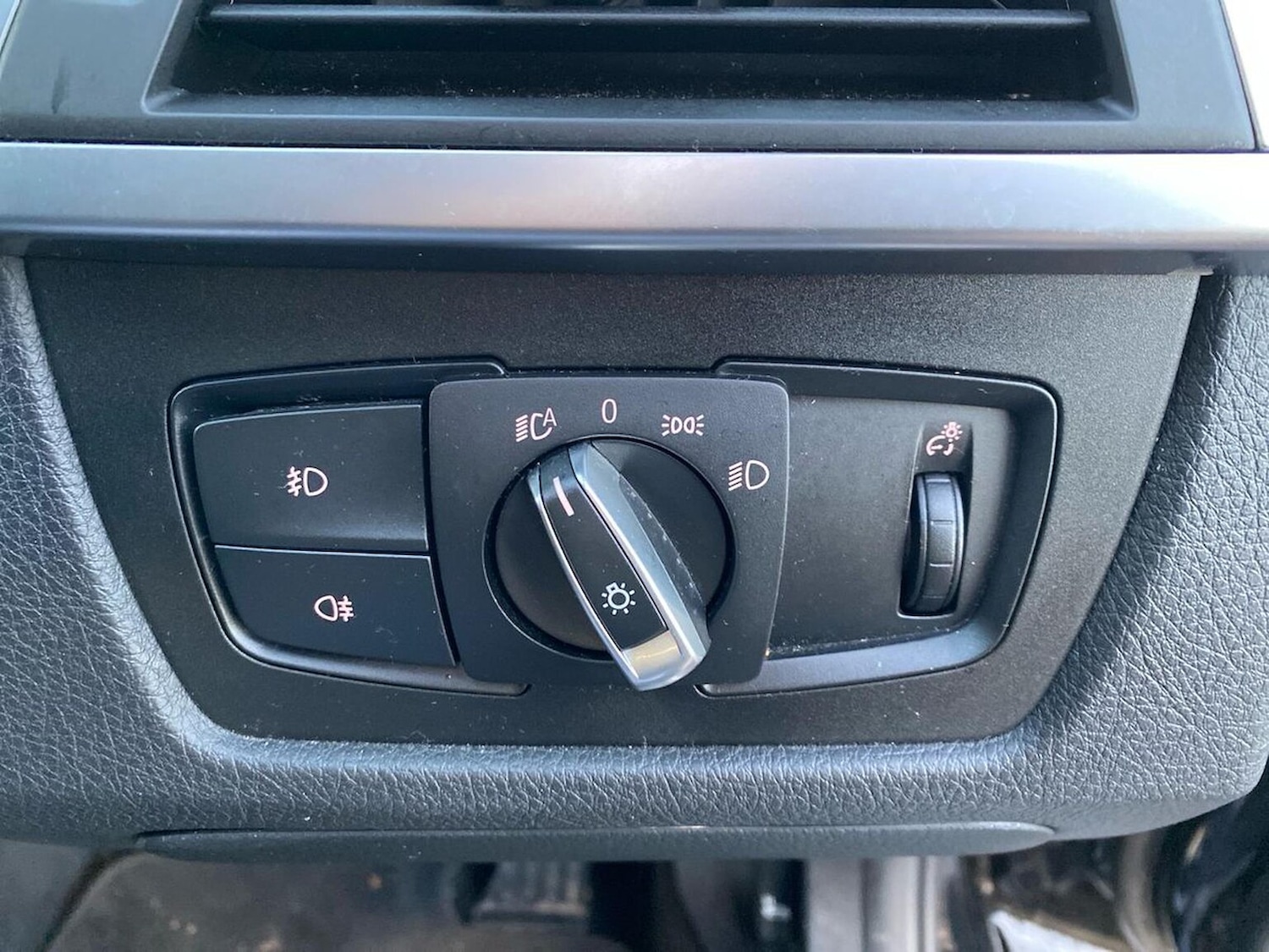 Used BMW 3 Series 2018 for sale - 76735600: Photo 22