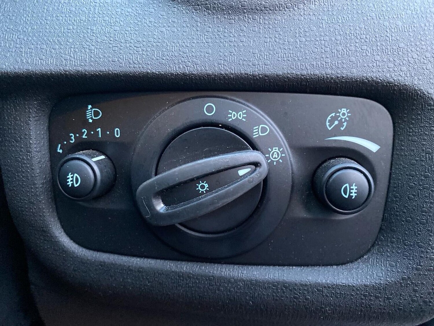 Used Ford Fiesta 2016 for sale - 76352481: Photo 22