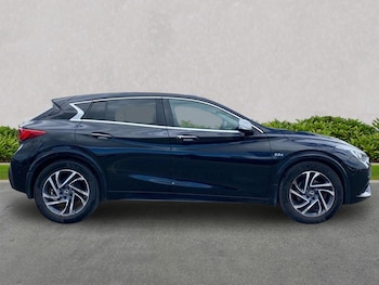 Used Infiniti Q30 2017 for sale - 78628080: Photo