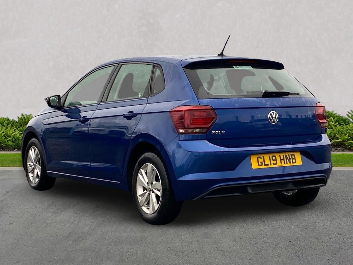 Used Volkswagen Polo 2019 for sale - 76329988: Photo 2