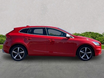 Used Volvo V40 2017 for sale - 78502452: Photo