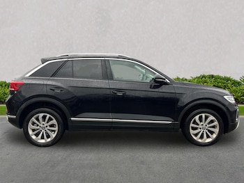 Used Volkswagen T-Roc 2022 for sale - 77789558: Photo