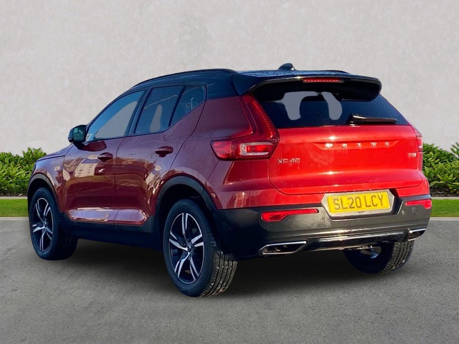 Used Volvo XC40 2020 for sale - 77603741: Photo 2