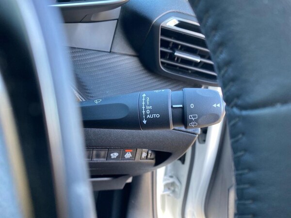 Used Peugeot 2008 2022 for sale - 76065651: Photo 30
