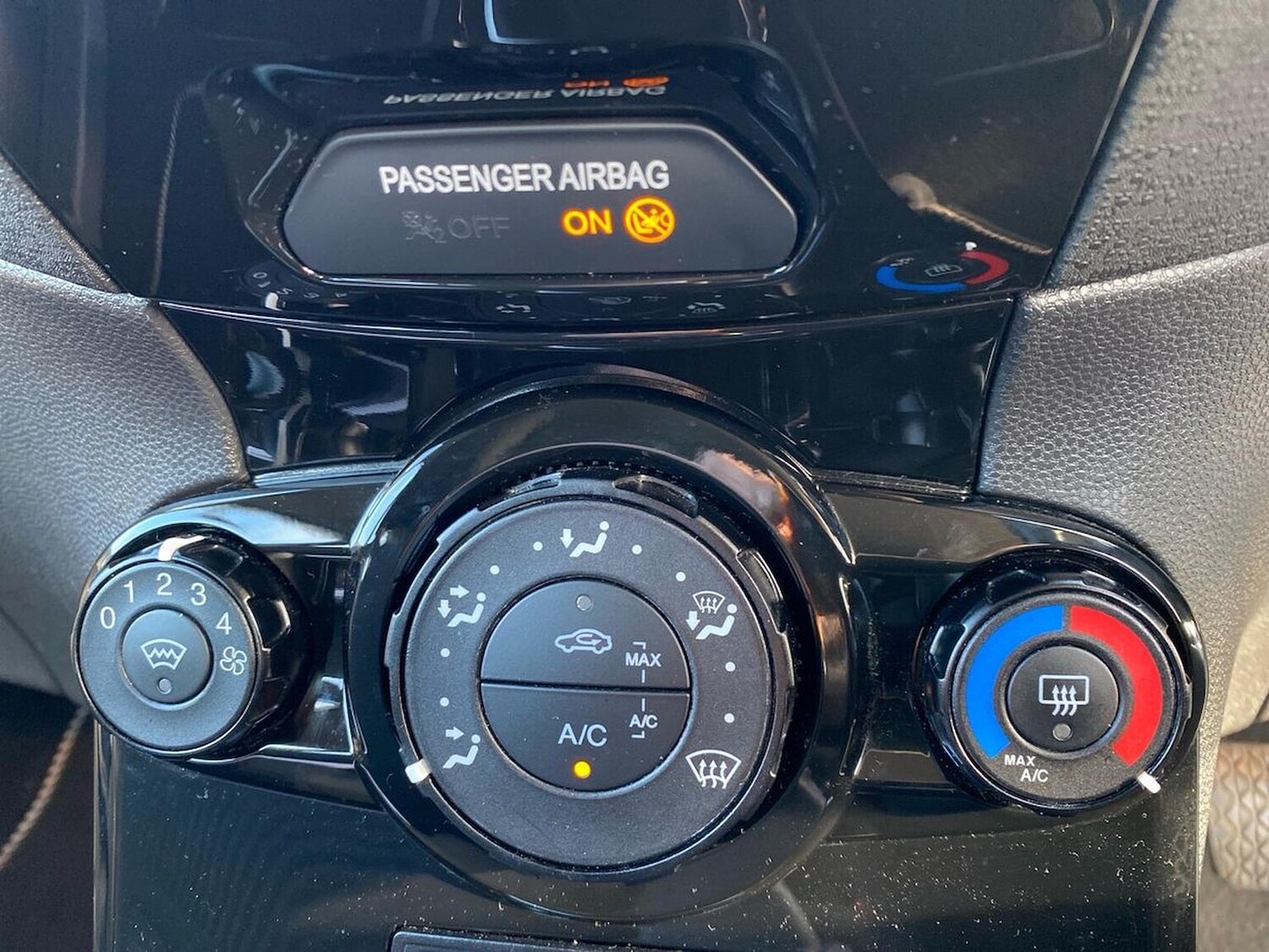 Used Ford Fiesta 2017 for sale - 76517964: Photo 12