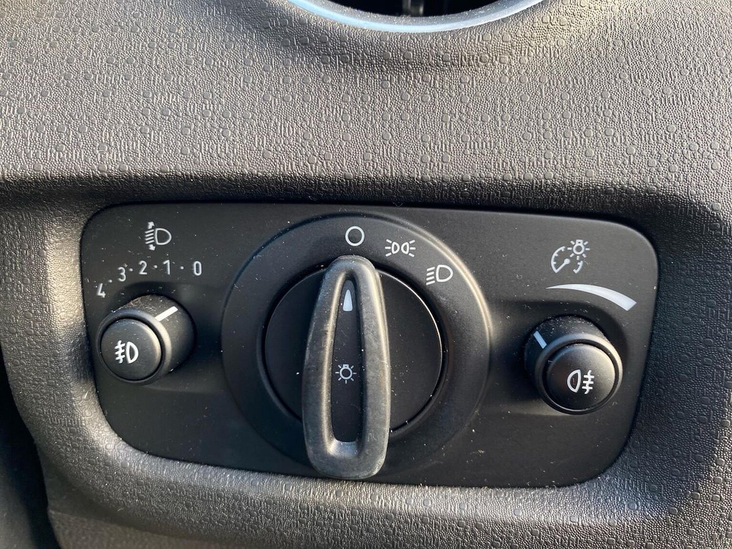 Used Ford Fiesta 2017 for sale - 76517964: Photo 22