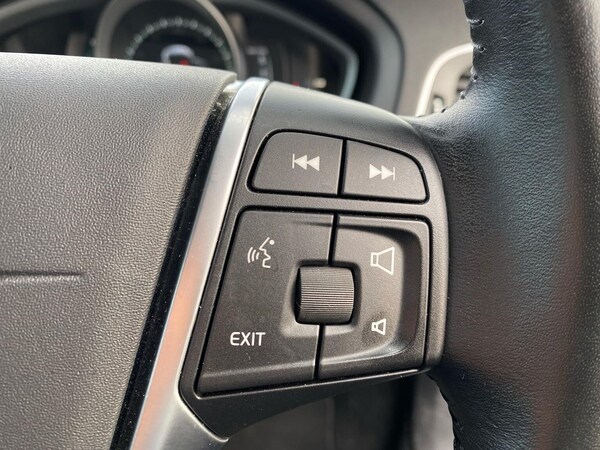 Used Volvo V40 2016 for sale - 76237031: Photo 27
