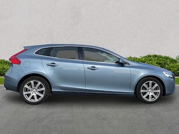 Used Volvo V40 2016 for sale - 76237031: Photo 3