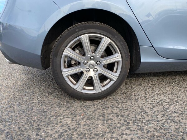 Used Volvo V40 2016 for sale - 76237031: Photo 6