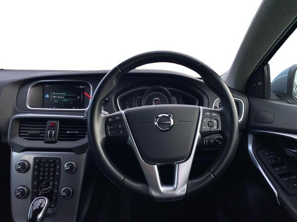 Used Volvo V40 2016 for sale - 76237031: Photo 9