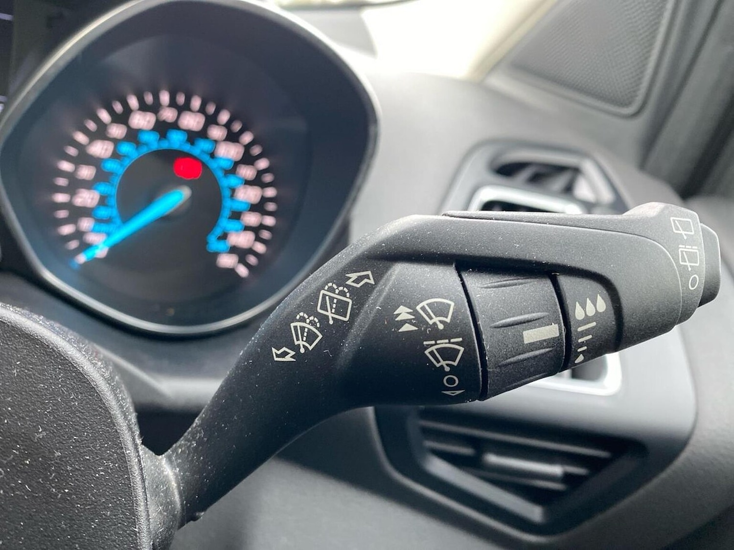 Used Ford Kuga 2015 for sale - 76799414: Photo 29