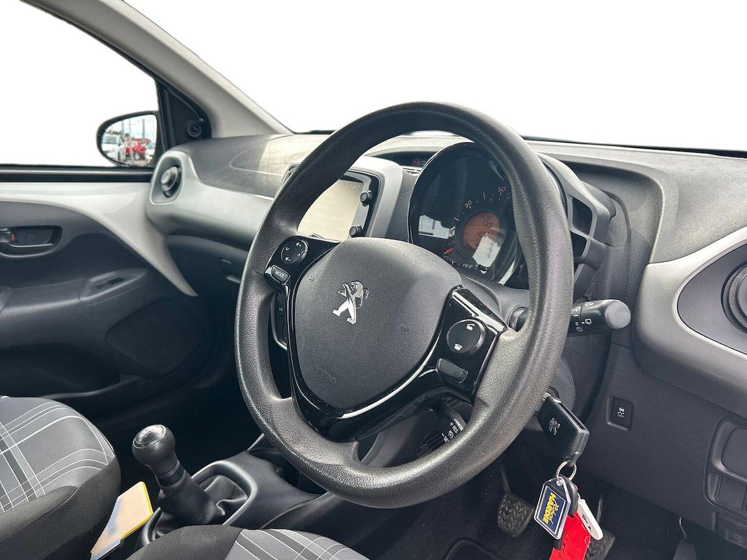 Used Peugeot 108 2016 for sale - 76107133: Photo 15