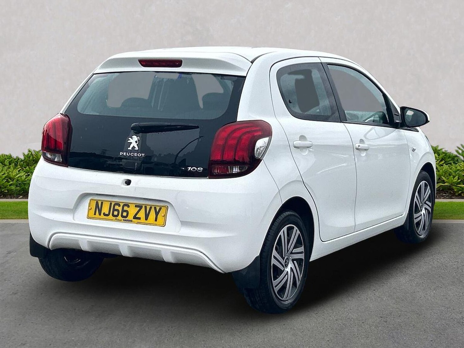 Used Peugeot 108 2016 for sale - 76107133: Photo 18