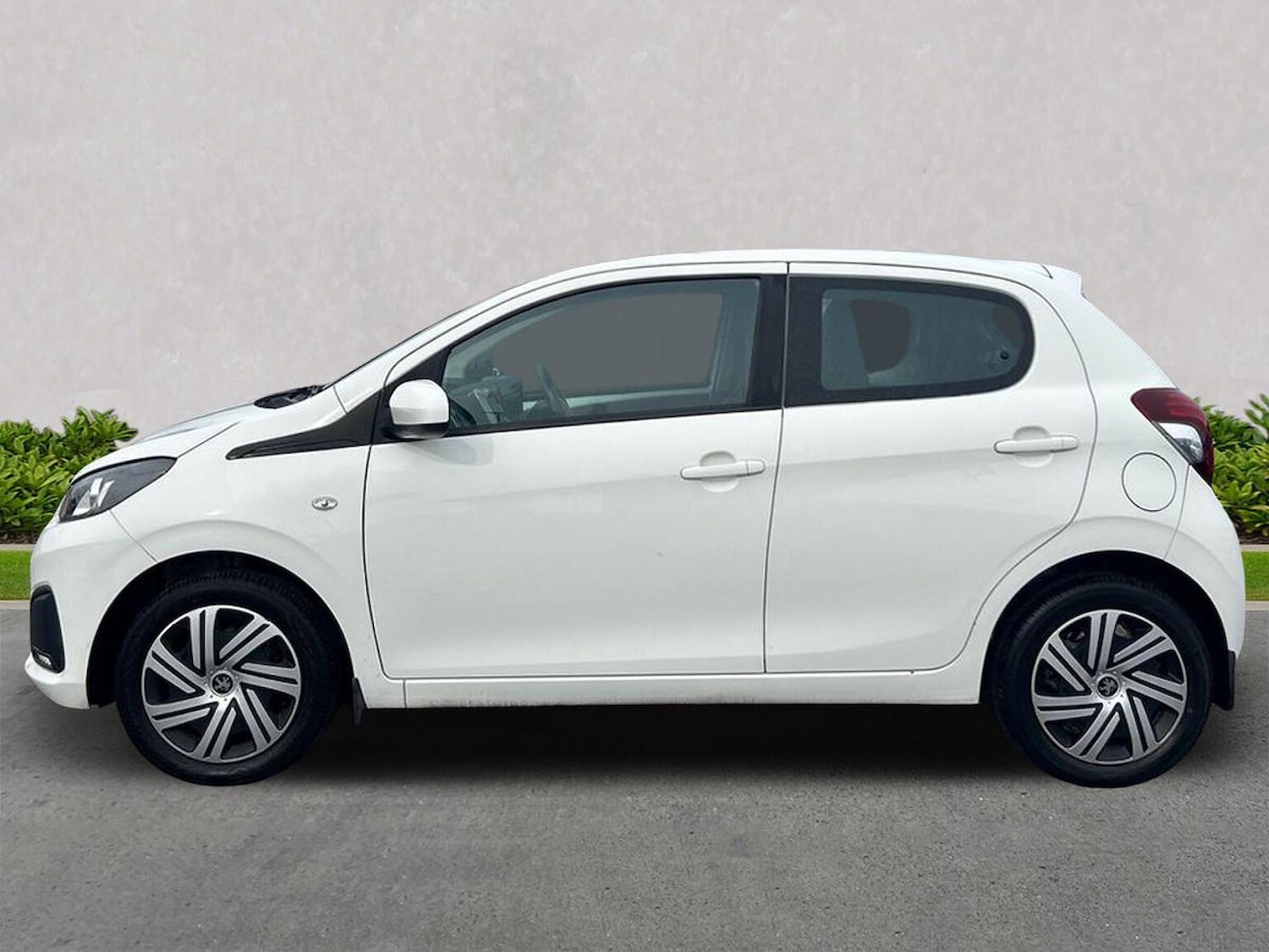 Used Peugeot 108 2016 for sale - 76107133: Photo 19