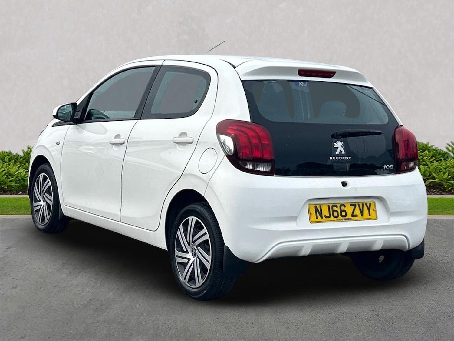 Used Peugeot 108 2016 for sale - 76107133: Photo 2