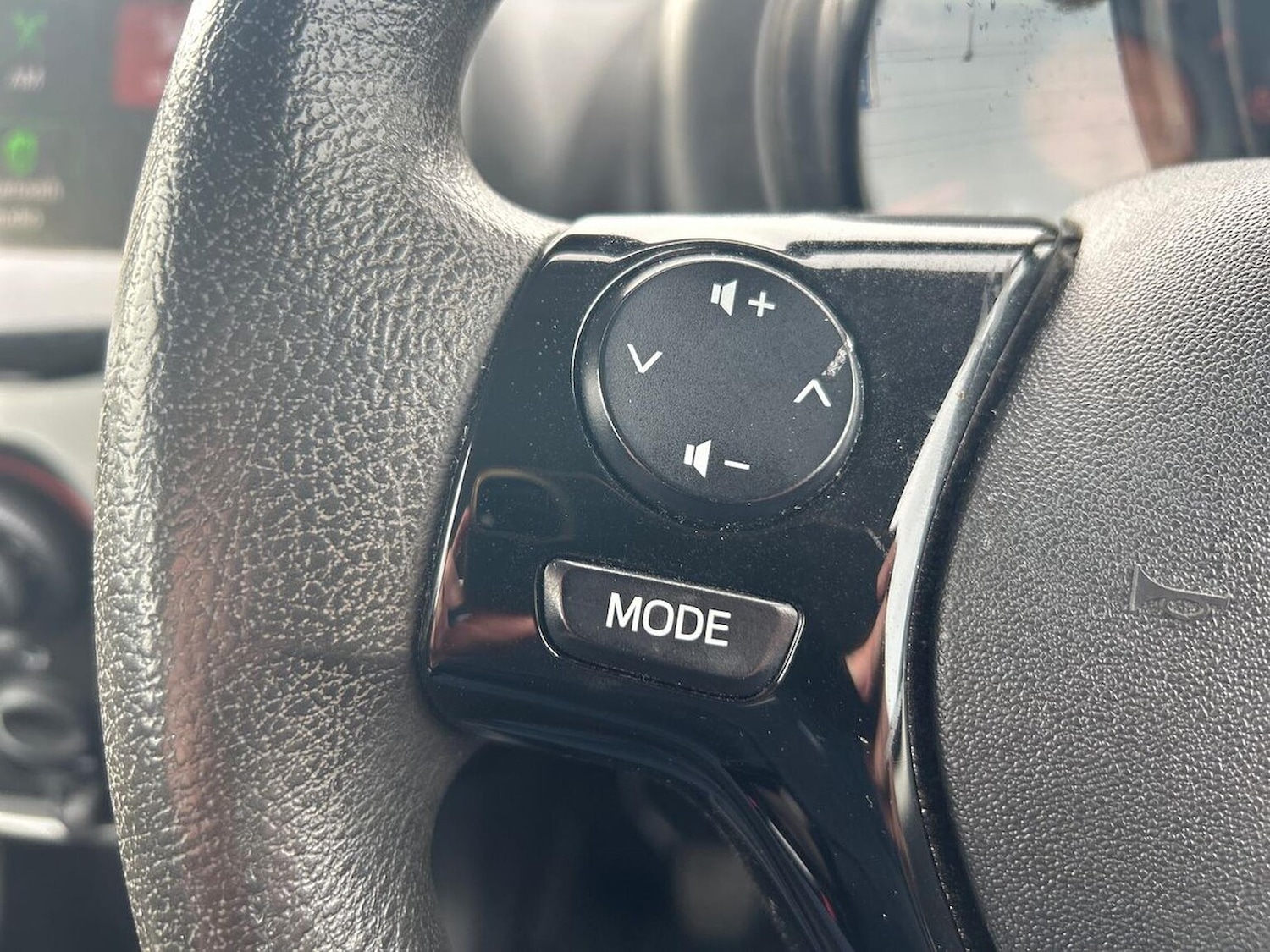 Used Peugeot 108 2016 for sale - 76107133: Photo 25