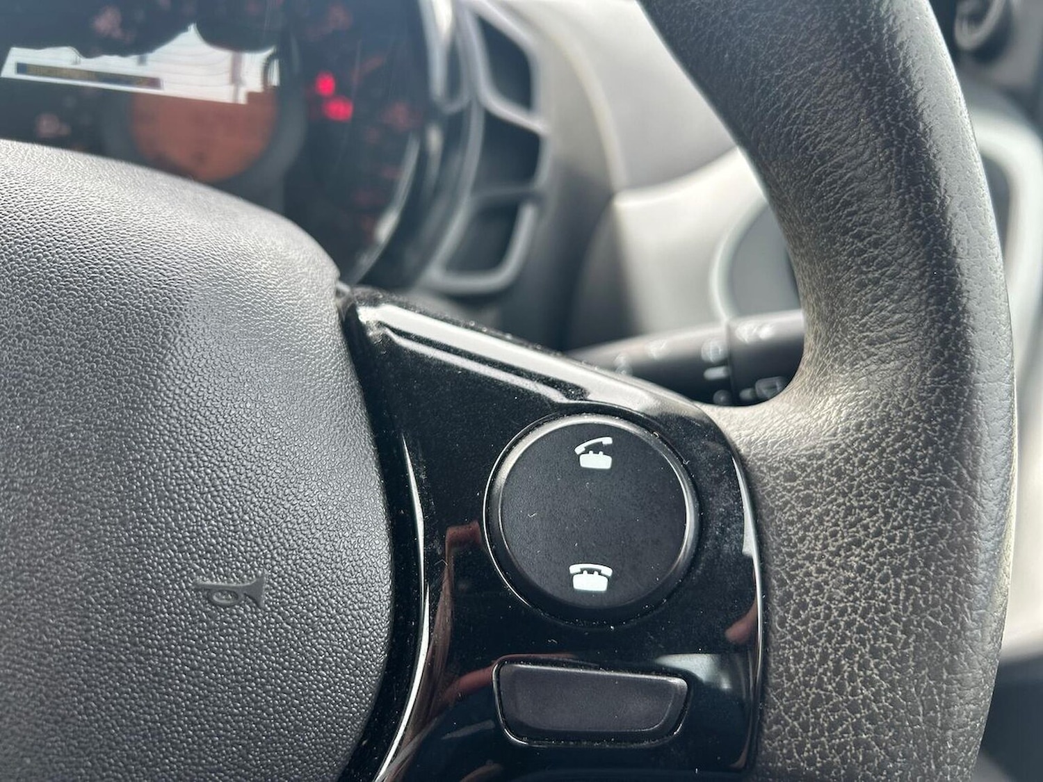 Used Peugeot 108 2016 for sale - 76107133: Photo 26