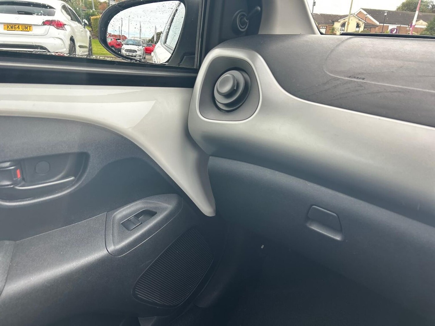 Used Peugeot 108 2016 for sale - 76107133: Photo 27