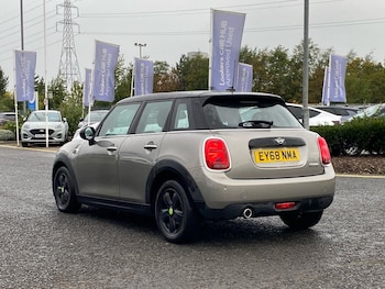 Used MINI Hatch 2018 for sale - 76329991: Photo 2