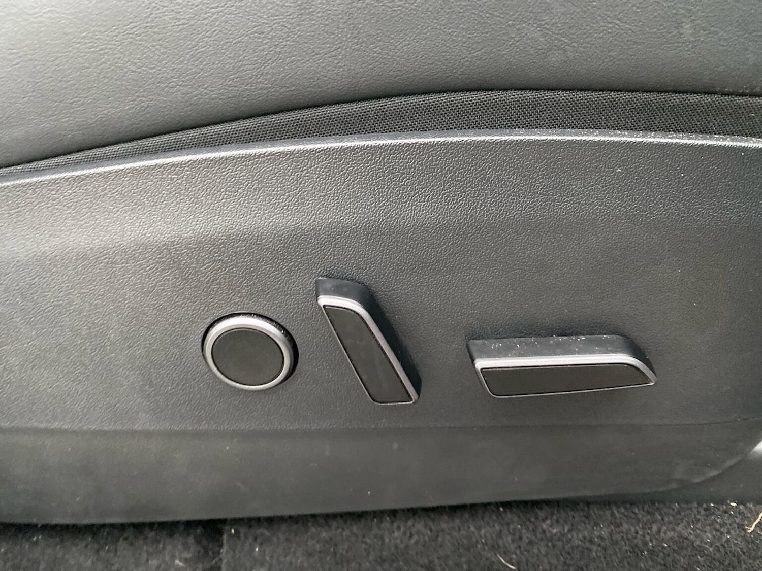 Used Tesla Model Y 2023 for sale - 76193221: Photo 30