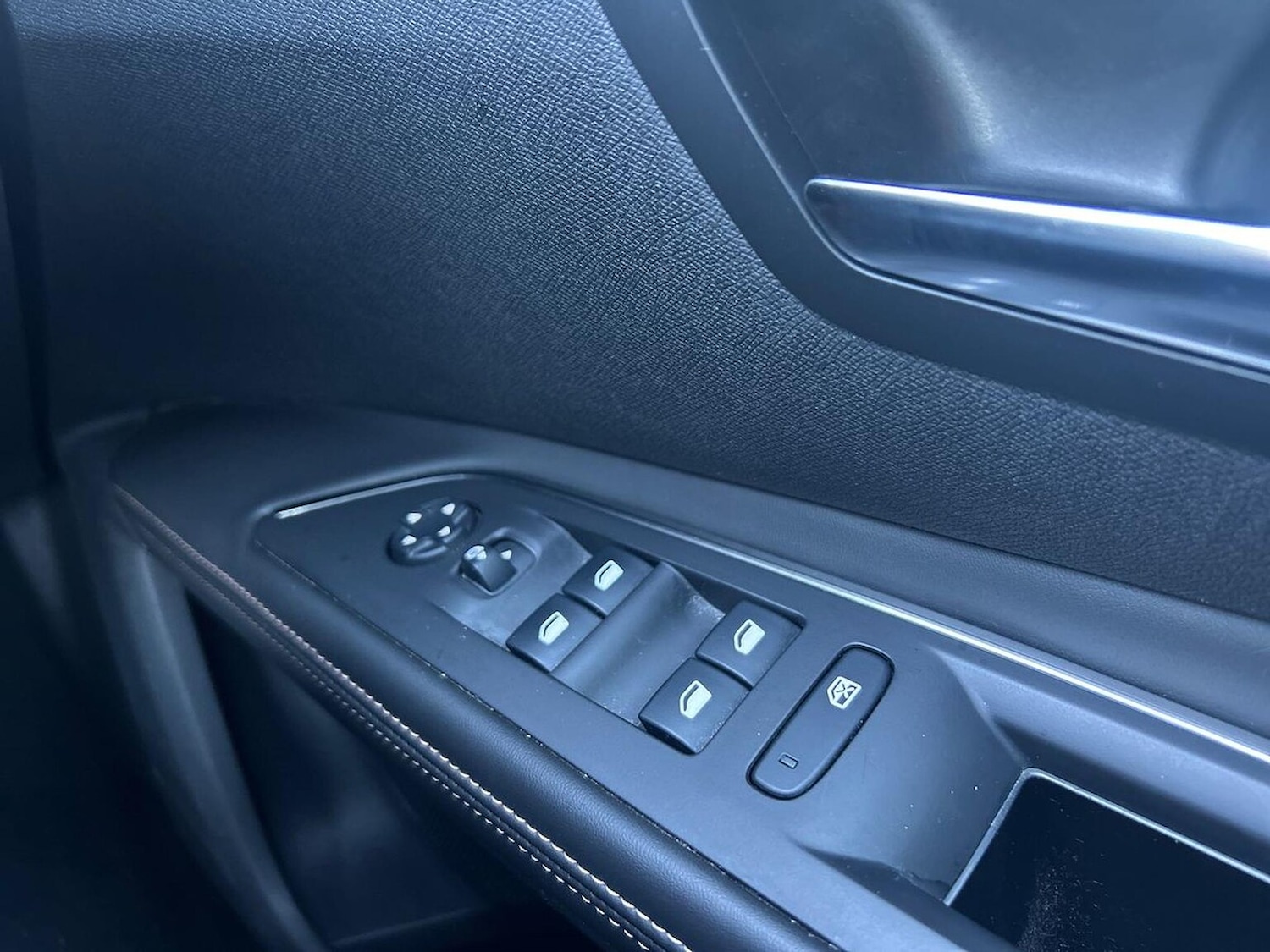 Used Peugeot 5008 2018 for sale - 77077351: Photo 23