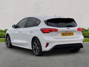 Used Ford Focus 2023 for sale - 76193213: Photo 2